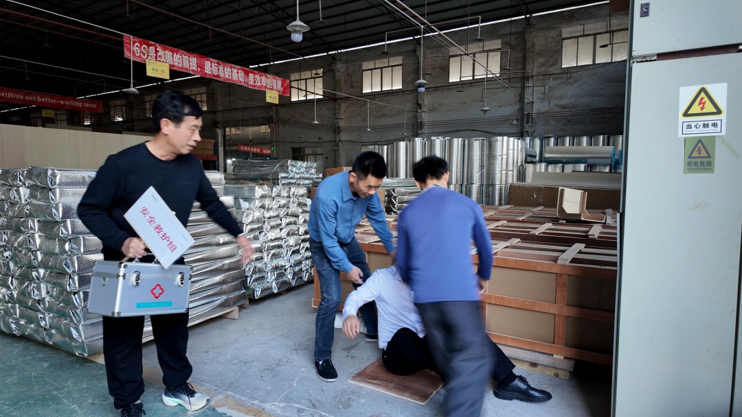 安全救护组及时救护