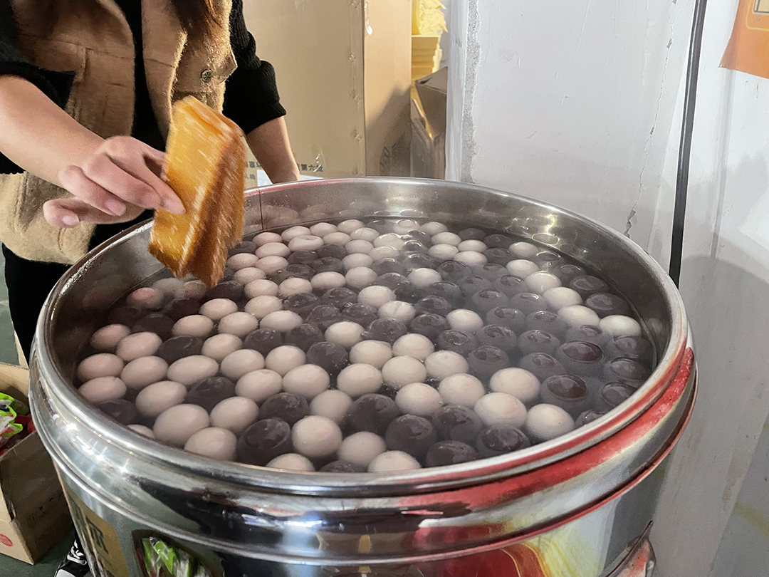 冬至福至，温暖备至丨度高酒店家具为员工派送暖心汤圆