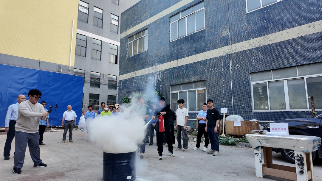 消防器材使用培训-度高酒店家具