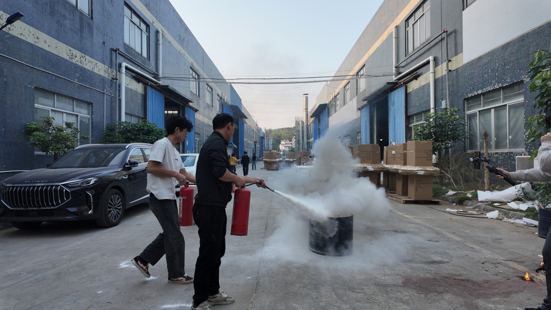 消防器材使用培训-度高酒店家具