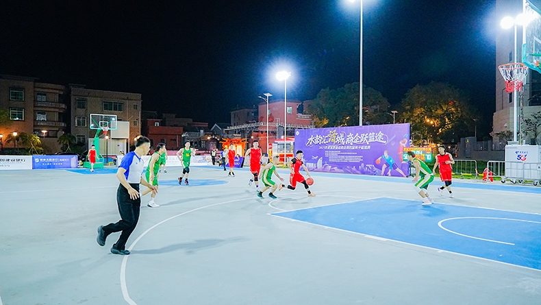 度高酒店家具篮球队队员们身姿矫健、斗志昂扬 度高酒店家具篮球队队员们身姿矫健、斗志昂扬