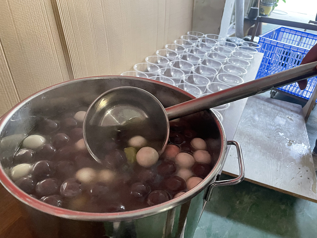 度高酒店家具为员工派送暖心汤圆