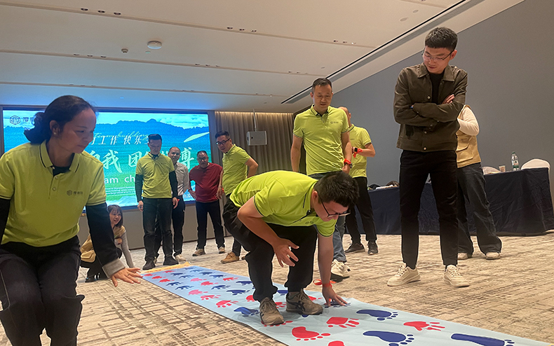 度高酒店家具2025年度团建之拓展游戏环节