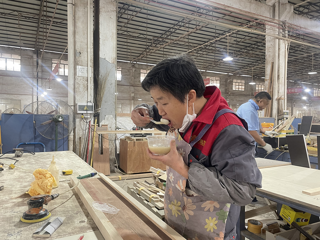 家具厂员工福利 - 冬至暖心汤圆