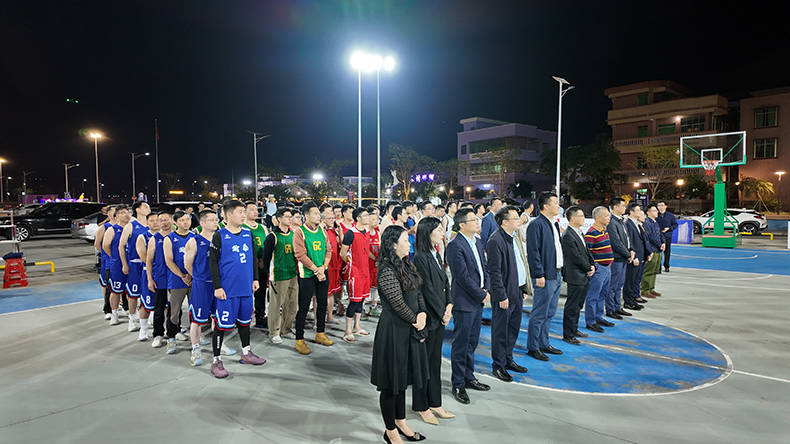 荷城街道总商会第四届男子篮球赛开幕式现场 荷城街道总商会第四届男子篮球赛开幕式现场