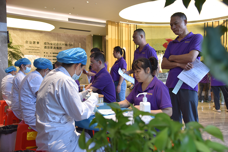 广东酒店家具源头工厂,一线员工厂区公益体检实拍 广东酒店家具源头工厂,一线员工厂区公益体检实拍