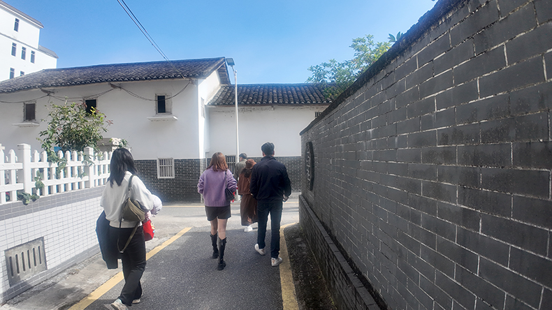 度高酒店家具2025年度团建之探访客家围屋“九栋十八井”