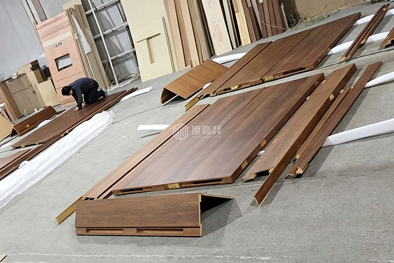 新疆喀纳斯禾木英迪格酒店家具定制生产