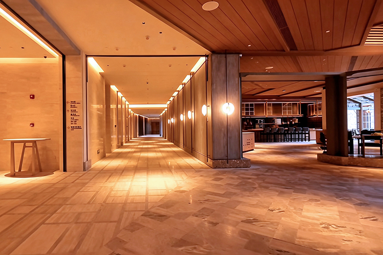 喀纳斯禾木英迪格酒店公区