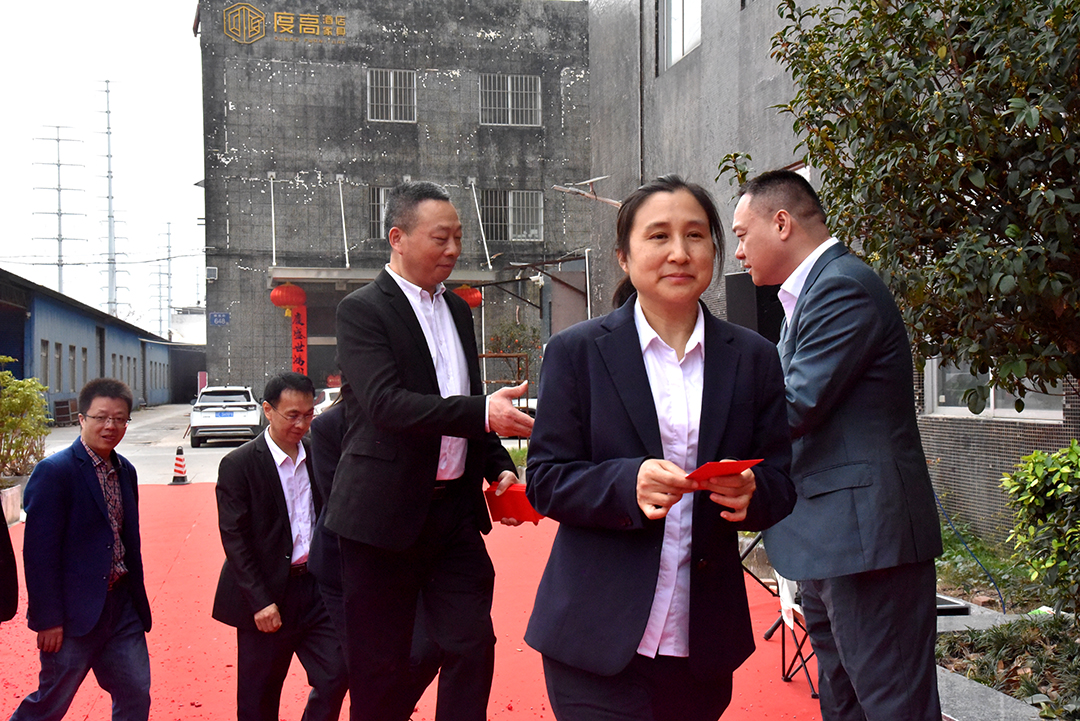 派发开工红包 派发开工红包