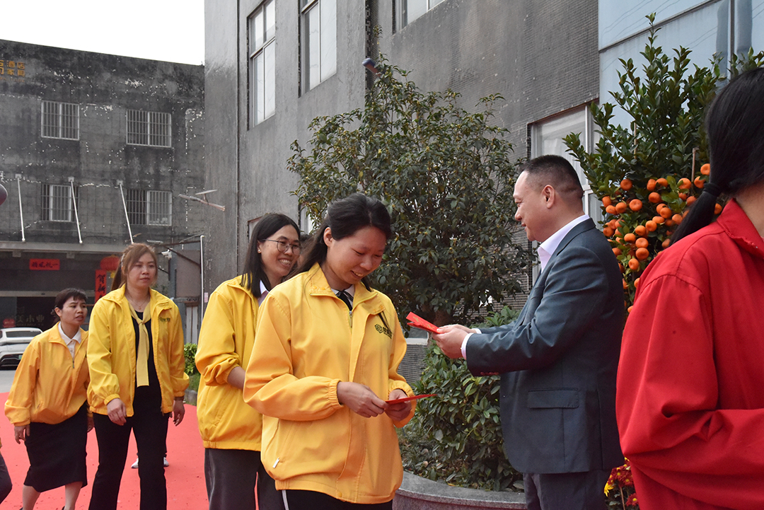 派发开工红包 派发开工红包