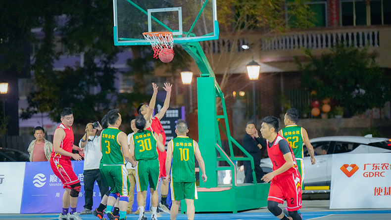 度高酒店家具代表队连续进球得分 度高酒店家具代表队连续进球得分