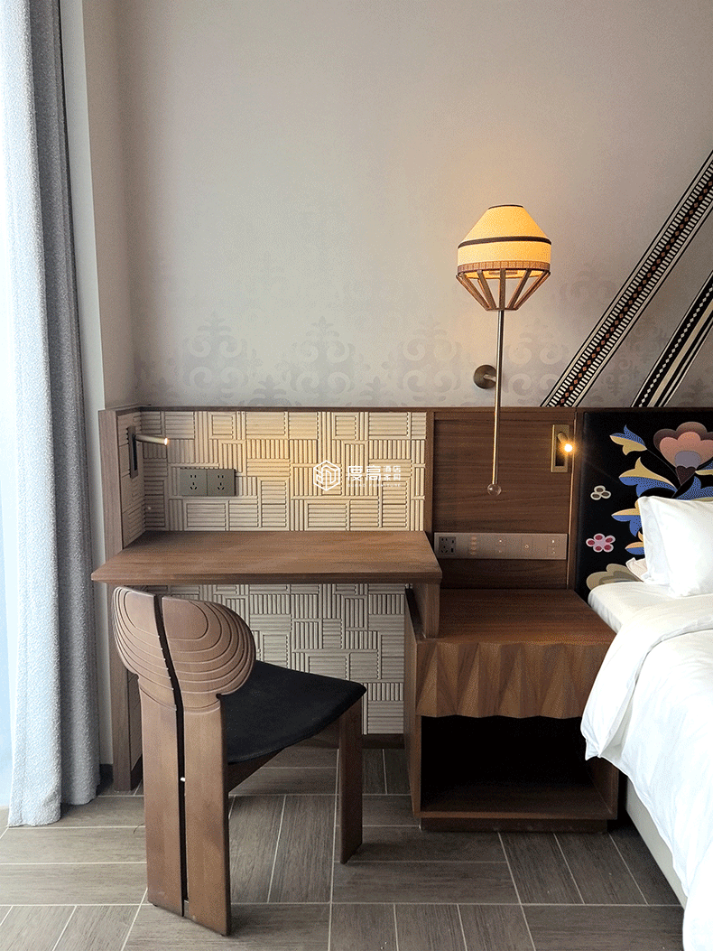 IHG英迪格酒店客房活动家具落地效果