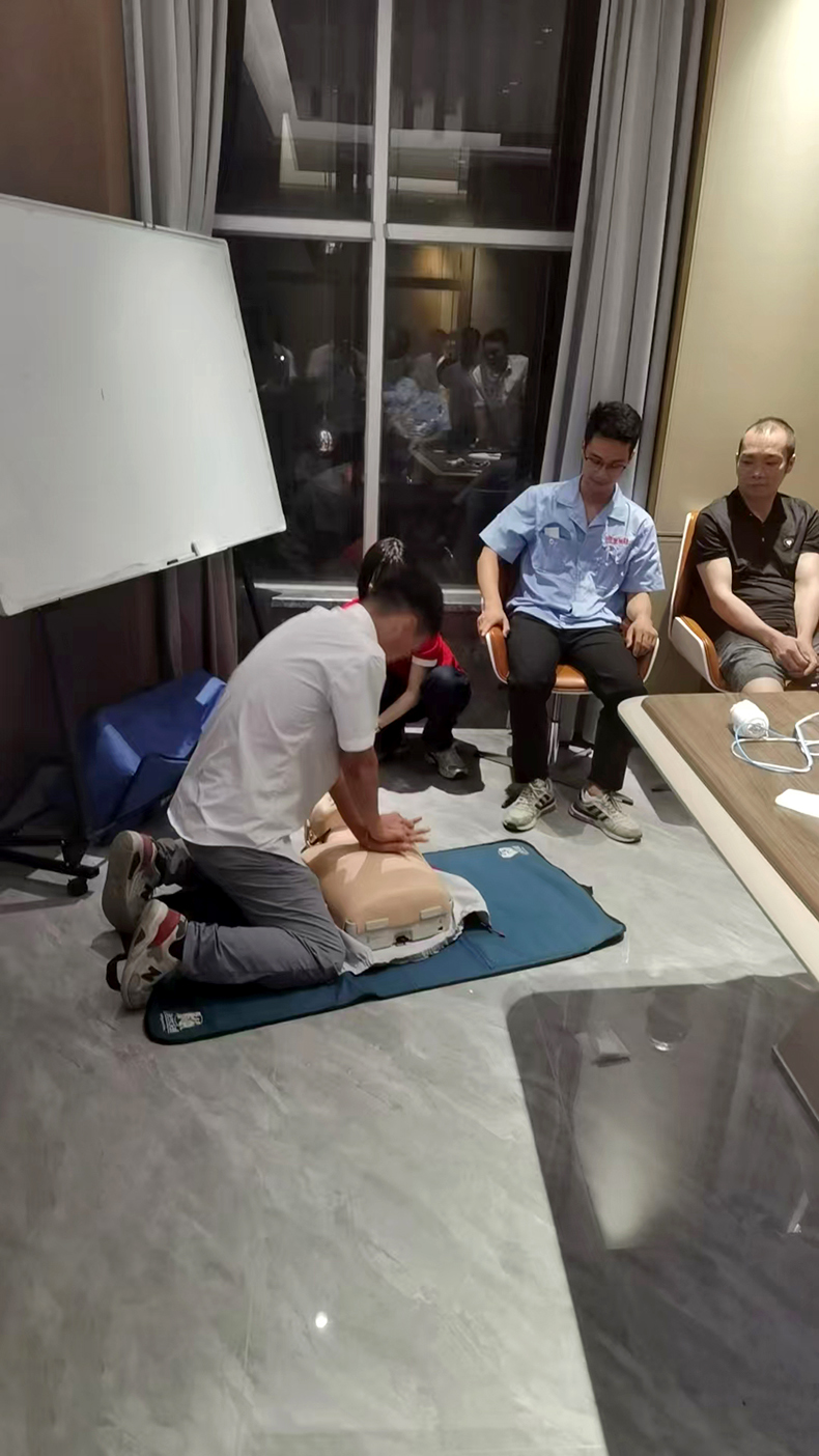 解锁急救新技能，收获满格安全感！度高酒店家具这场应急技能培训干货满满