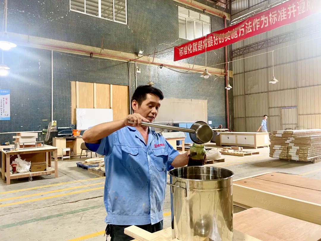 绿豆汤消暑意，关怀沁人心丨度高酒店家具开展防暑降温送清凉活动