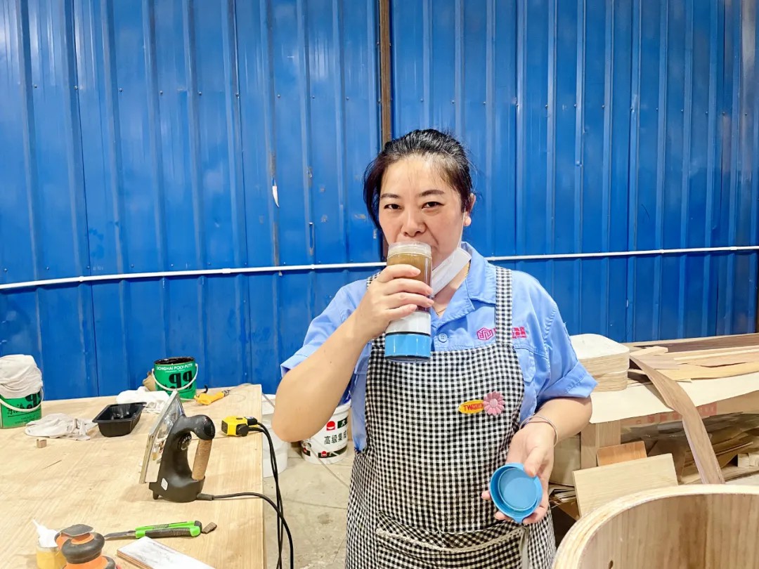 绿豆汤消暑意，关怀沁人心丨度高酒店家具开展防暑降温送清凉活动