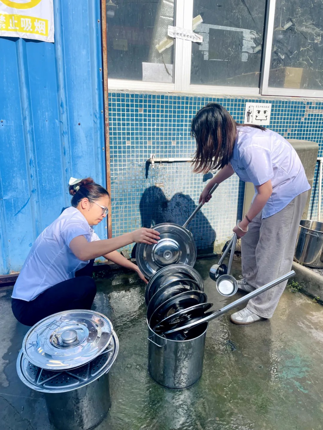 绿豆汤消暑意，关怀沁人心丨度高酒店家具开展防暑降温送清凉活动